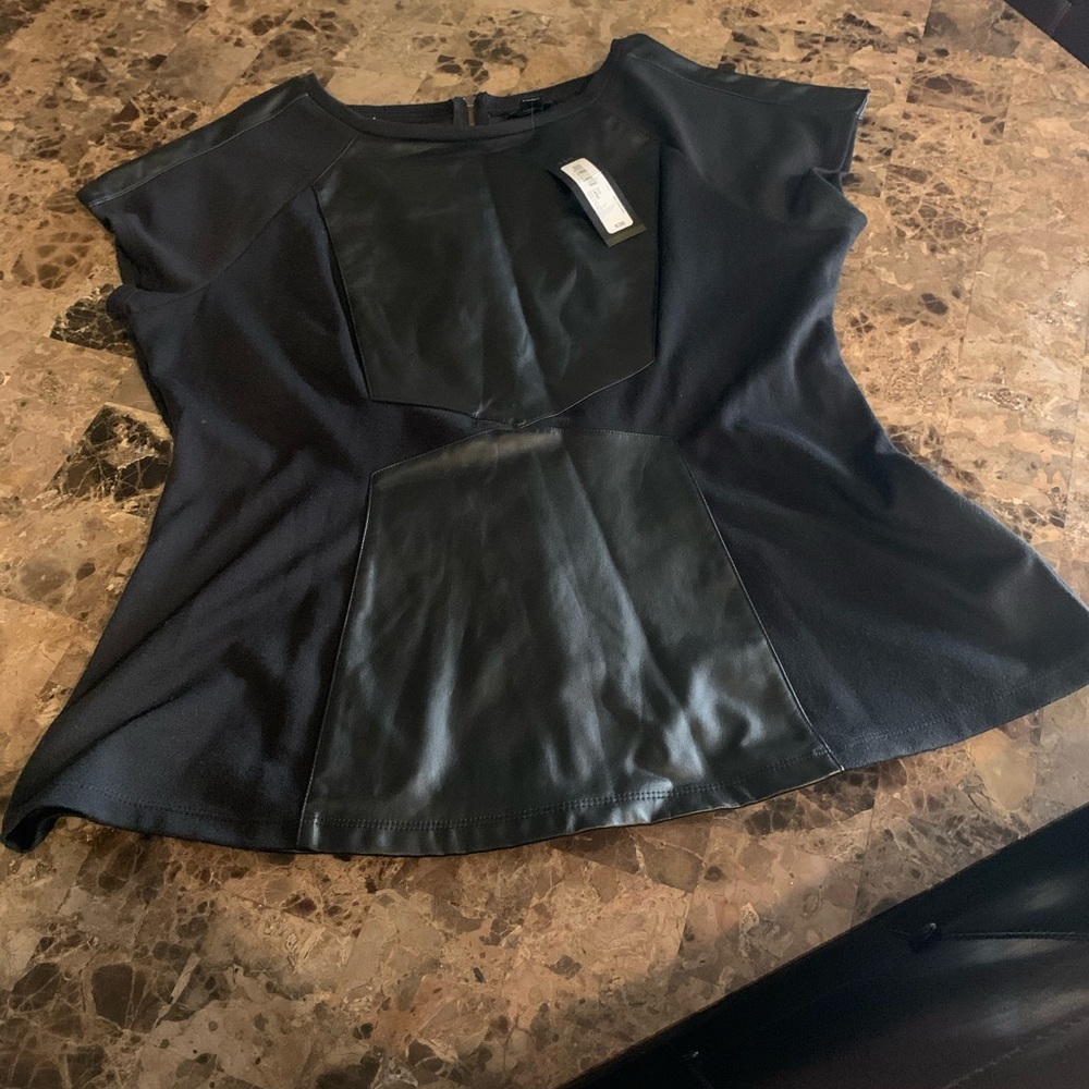 Sold‼️ Black top